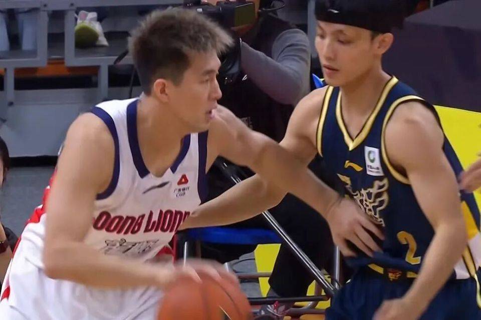 sport-爵士鏖战上海队，郭艾伦刷新纪录